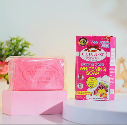 GLUTA BERRY WHITENING SOAP.